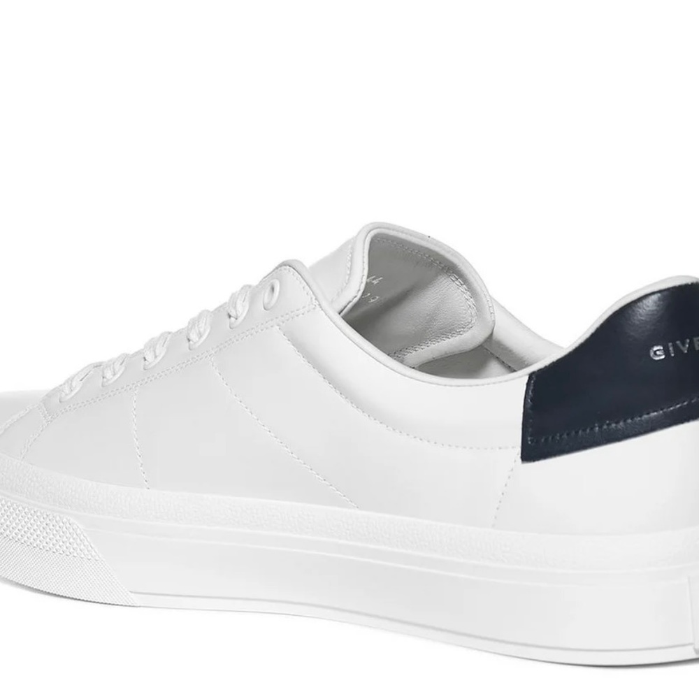 Brand new 💯 authentic
Givenchy City Court Low-Top Sneakers. Size 42 new - Picture 2 of 10